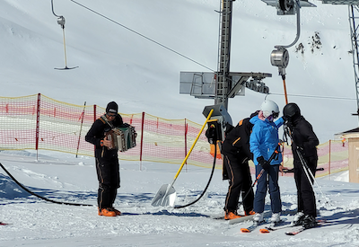 Obsługa orczyka gra na harmonii, kwiecień 2026